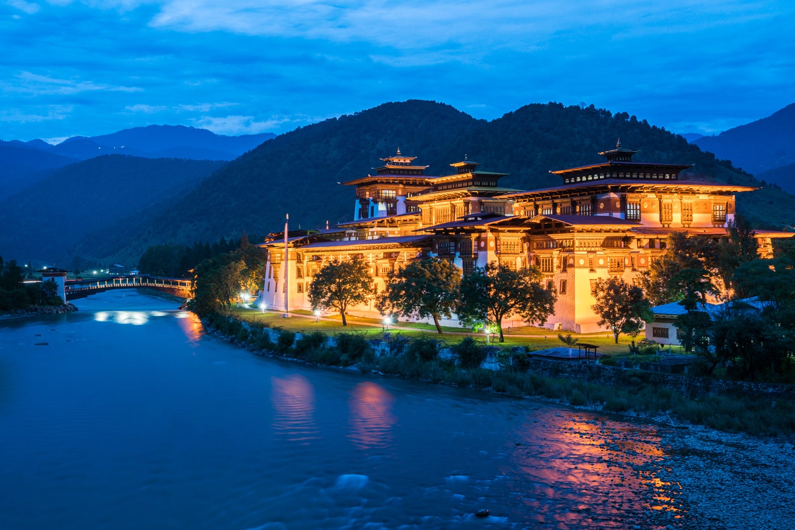 THE HIGHLIGHTS OF BHUTAN